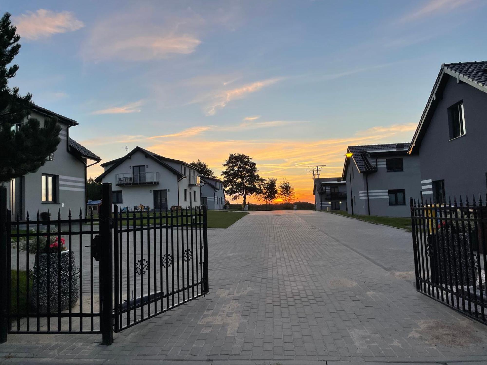 Apartamenty Pod Sosnami サルビノボ エクステリア 写真